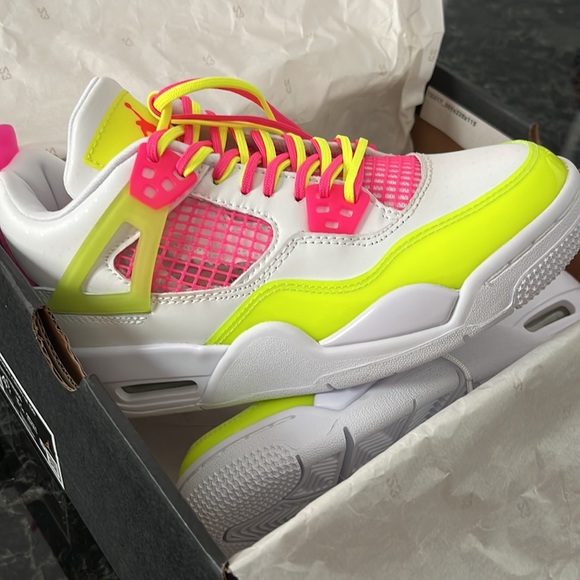 Air Jordan 4 Retro - Picture 7 of 8